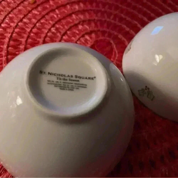 St Nicholas 2 pc nut bowls / charcuterie bowls for entertaining Christmas theme - Picture 3 of 5